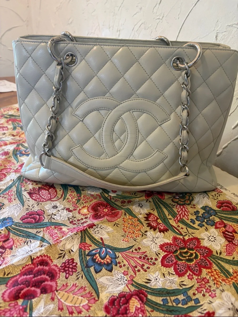 Chanel GST-shopper tote bag. Condition-very good-excell. Off white, silv hardw